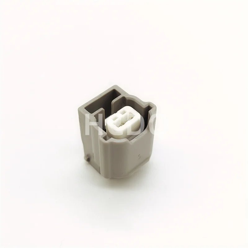 10 PCS Original and genuine 7283-9392-40 Sautomobile connector plug housing supplied from stock