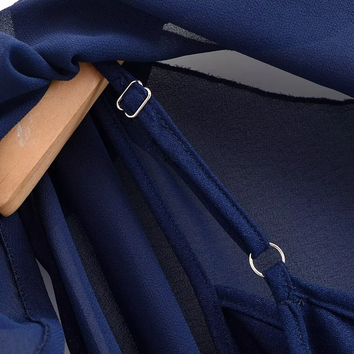 فستان نسائي جديد لعام 2025 بتصميم كيب شيفون مريح بكتف واحد فستان نسائي مريح ومتعدد الاستخدامات بكتف واحد