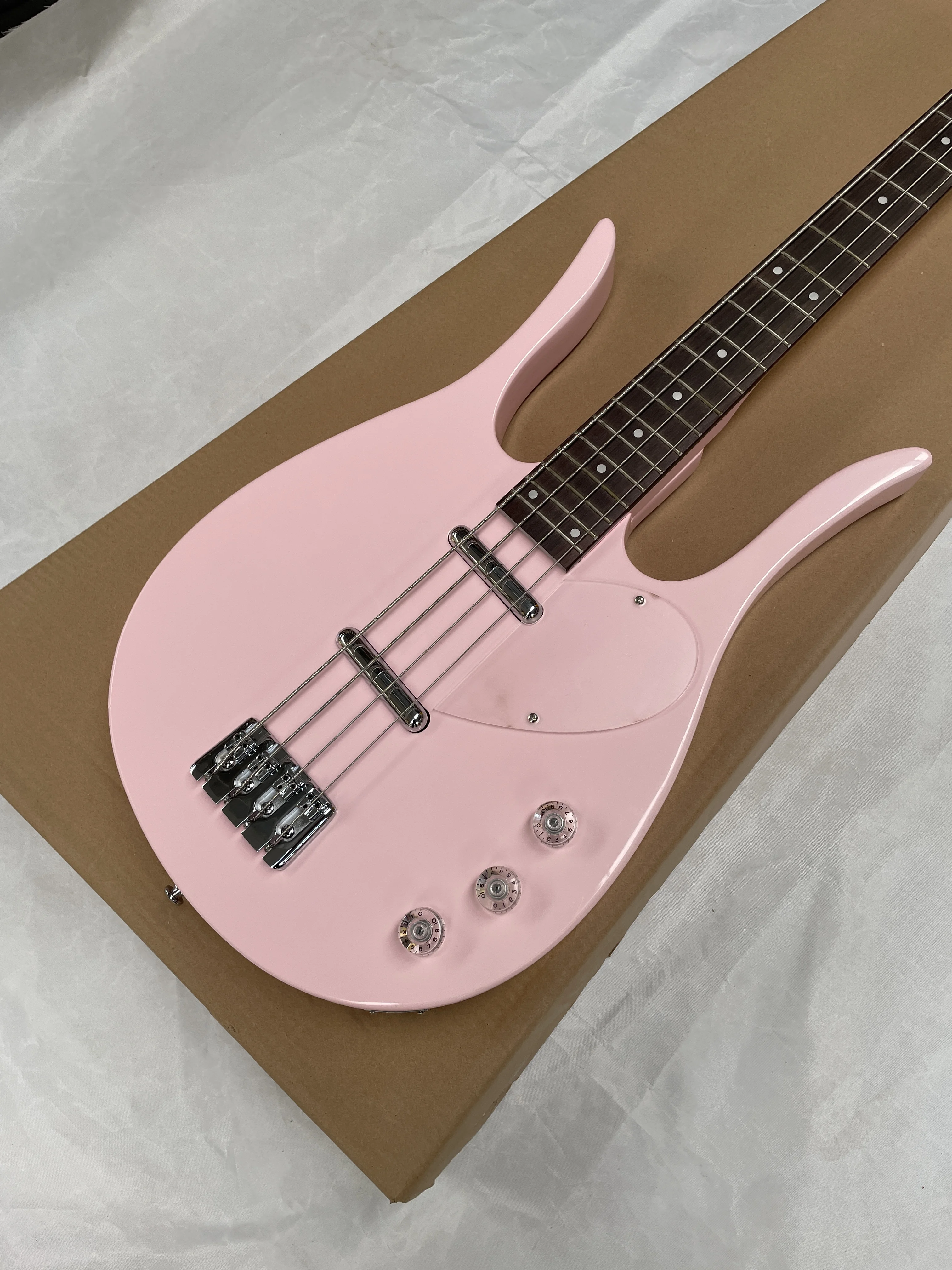 

Pink 4-string electric bass guitar, rosewood fingerboard guitars, high appearance level beginner entry-level girls' guitarra