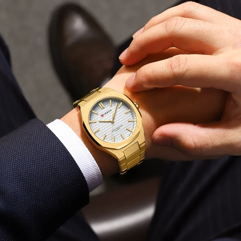 CURREN 8456 ファッションクォーツ腕時計 メンズ ビジネス 夜光 防水 ステンレススチールストラップ エレガント シンプル メンズウォッチ