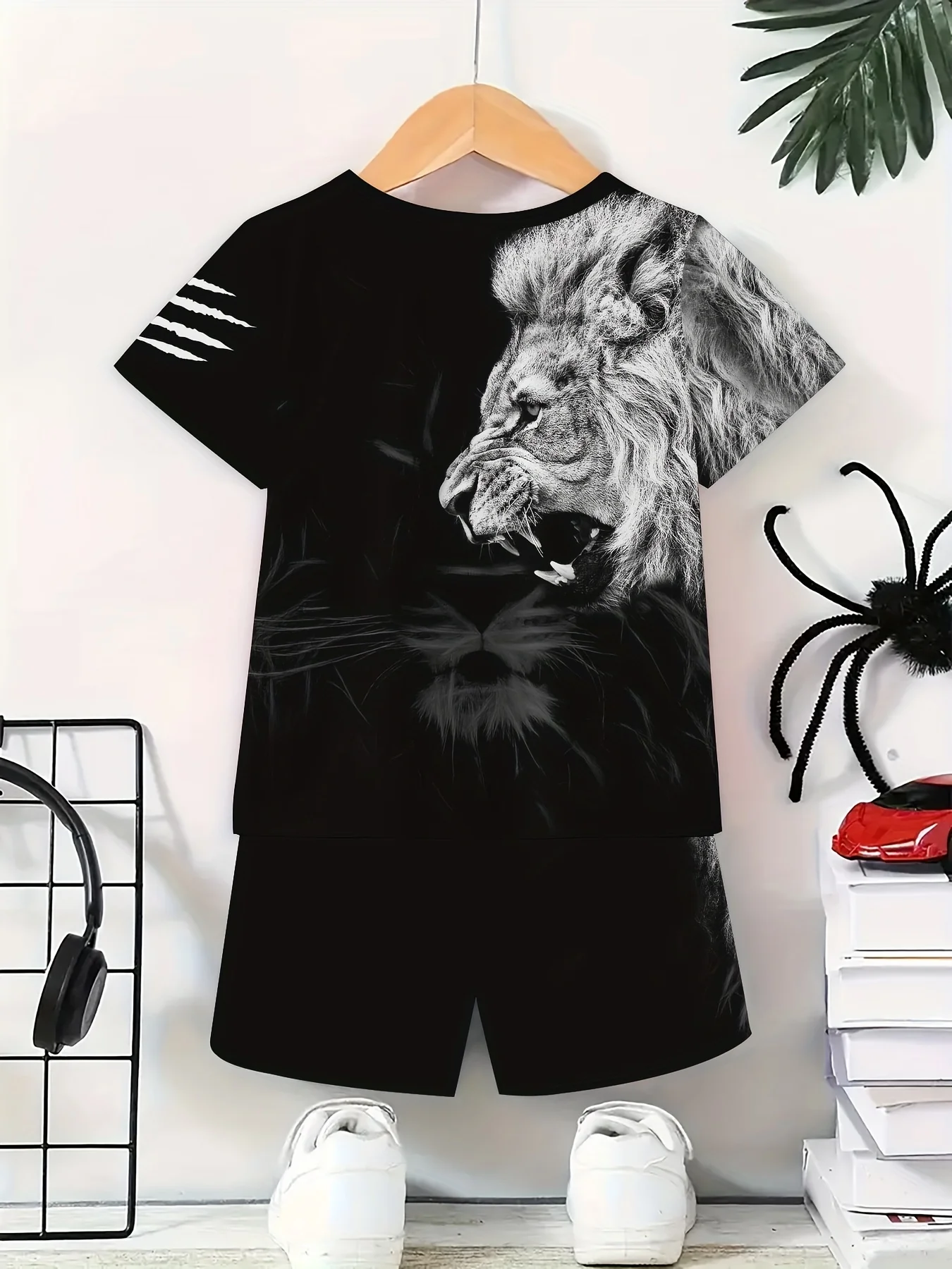 2025 Fashion New Black Cartoon Lion Pattern 3D Printed Top, Short Sleeved Shorts Two-piece Set Suitable for Outdoor Wear