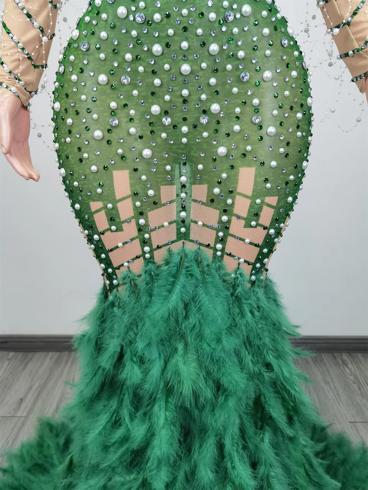 Sexy funkelnde Strass steine grüne Feder langes Zug kleid Hochzeit Geburtstag Mesh Kostüm Abend Club Tanz kleid Liantiyumao