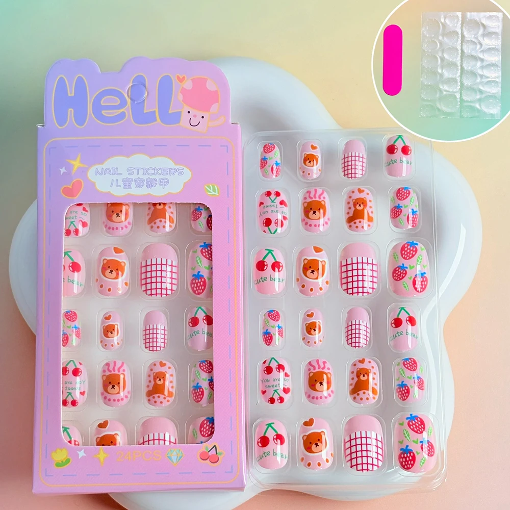 24枚入り/箱 可愛い赤いチェリーとイチゴ柄の子供用つけ爪 漫画風クマの子供用プレスオンネイル 女の子用装着可能なつけ爪