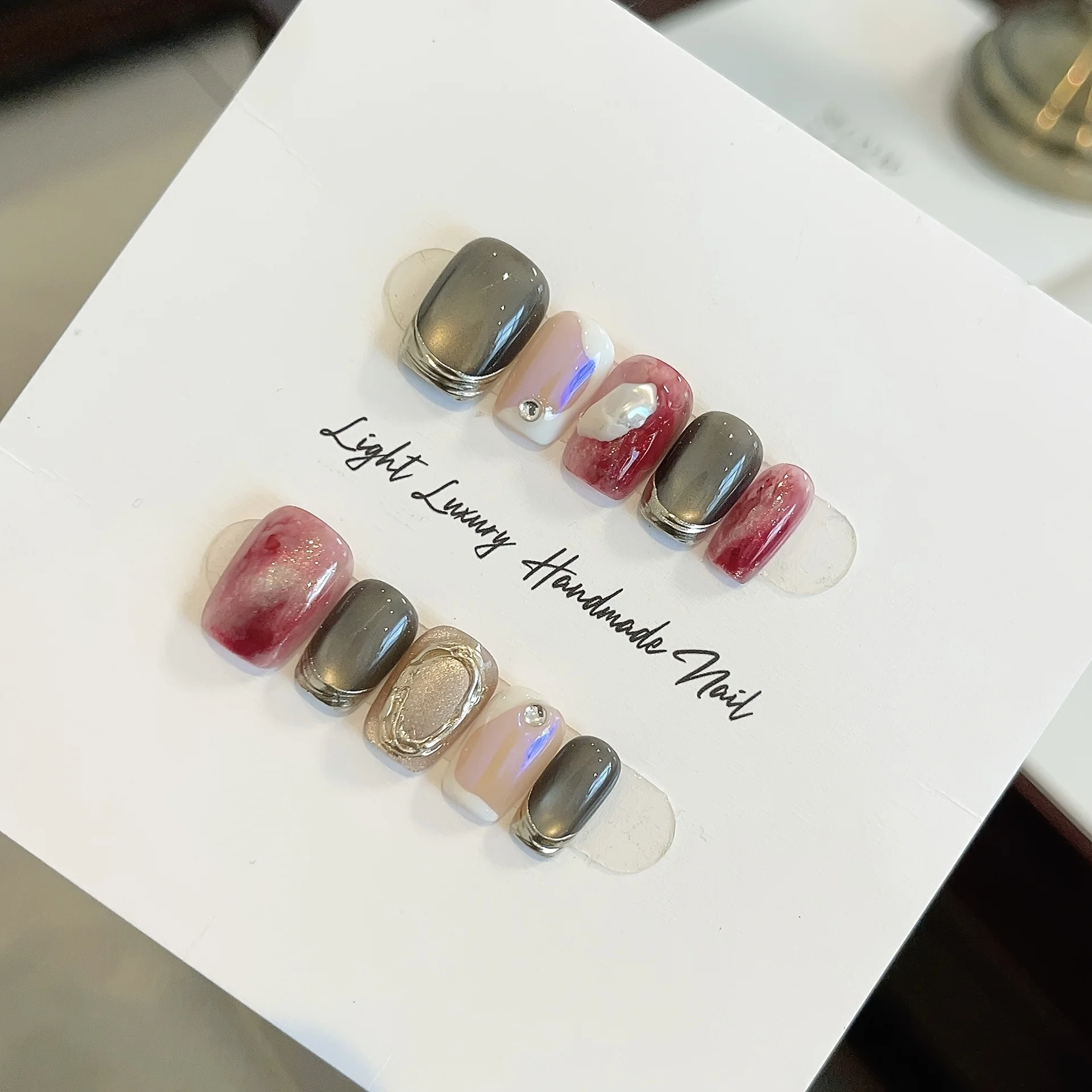 

10pcs 3D Petals Handamde Nails Glass Bead Crystal Cat's Eye Press on Nail Short Square Round False Nail for Women&Girl Fake Nail