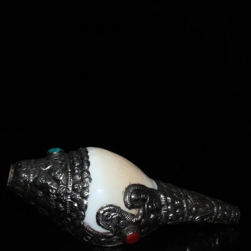 Decorative handmade Nepal Tibetan old silver a Tibetan Buddha silver inlay gem turquoise shell conch horn statue