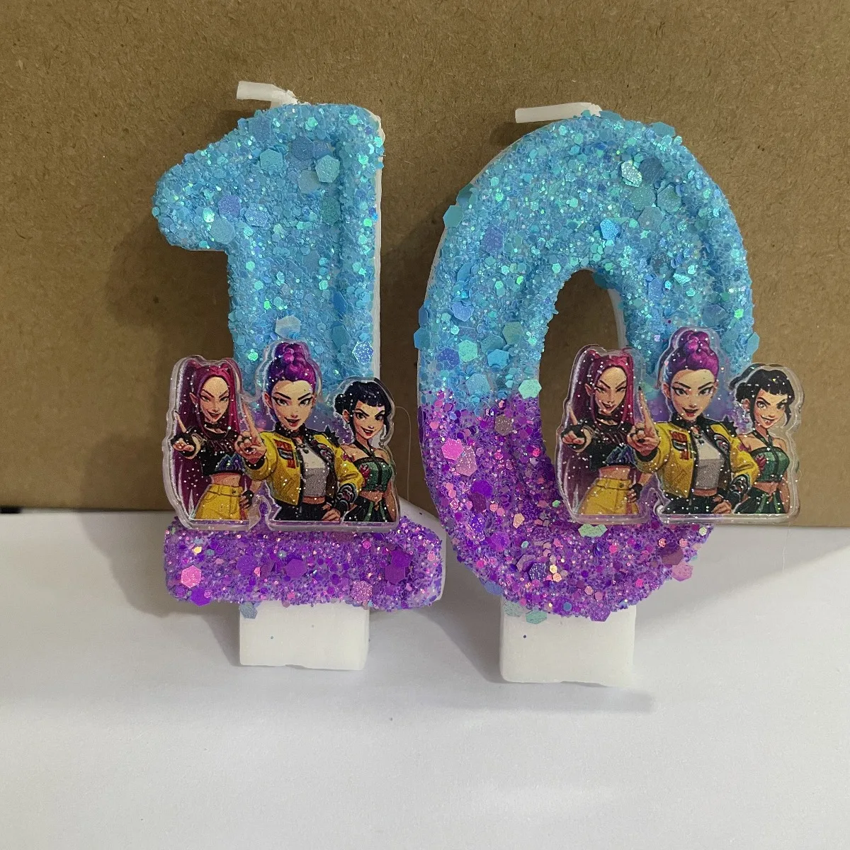 2026 Kpop المعبود هنتر شمعة موضوع لطيف الشموع الرقمية عيد ميلاد عطلة حفلة الإبداعية كعكة الترتر الشموع استحمام الطفل هدية