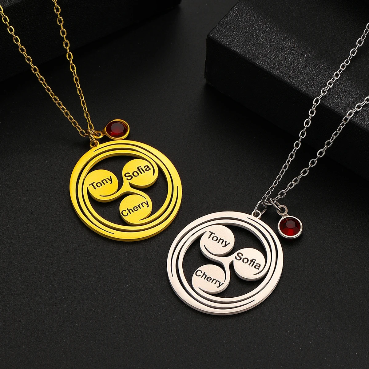 

Engrave Three Names Pendant Necklace Circular Spiral Charm Stainless Steel Jewelry Gift Personalized Family Name Necklace
