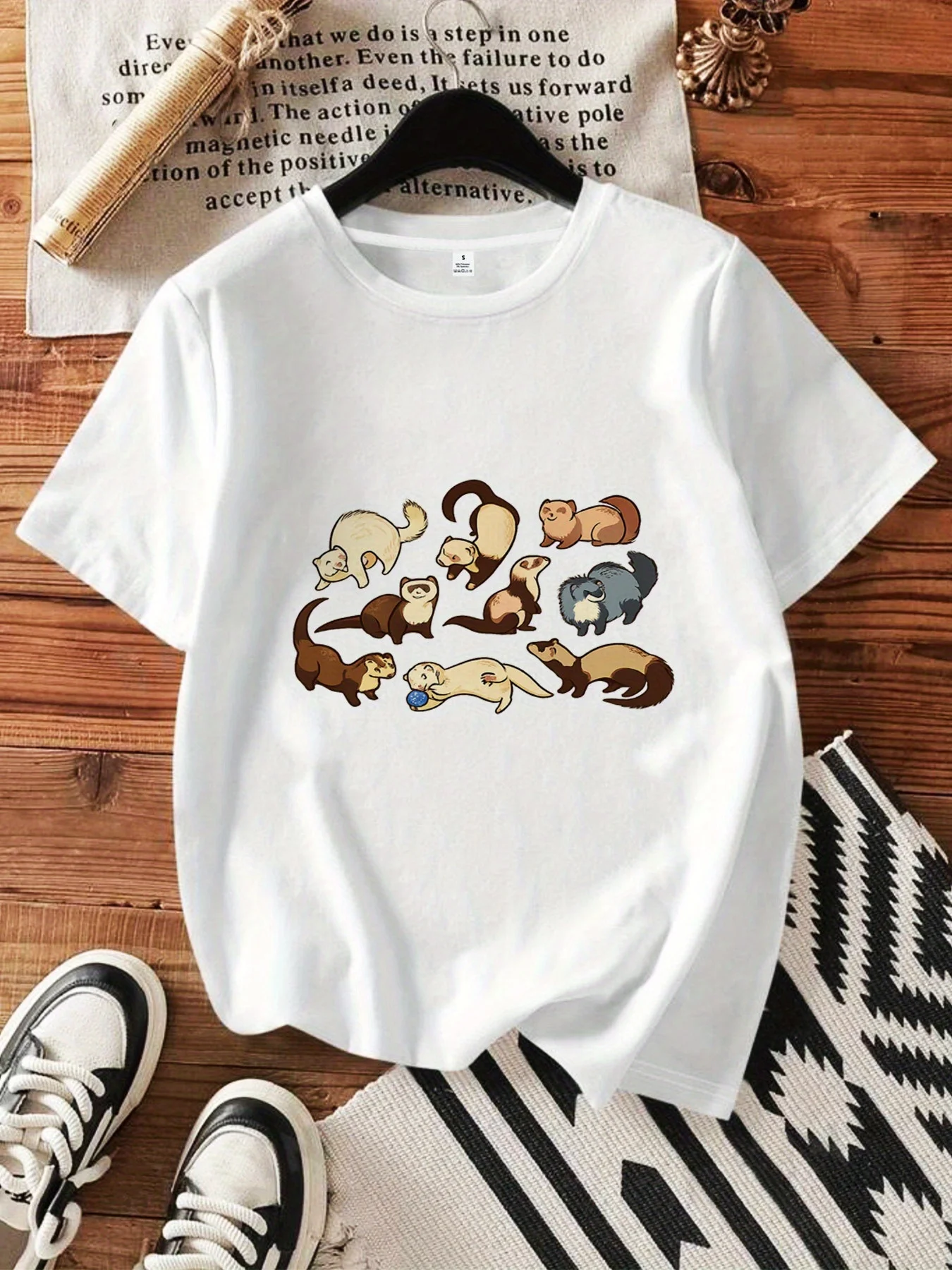 

【10114225】Женская футболка с круглым вырезом и мультяшным узором, модный топ с короткими рукавами и принтом, эластичная футболка