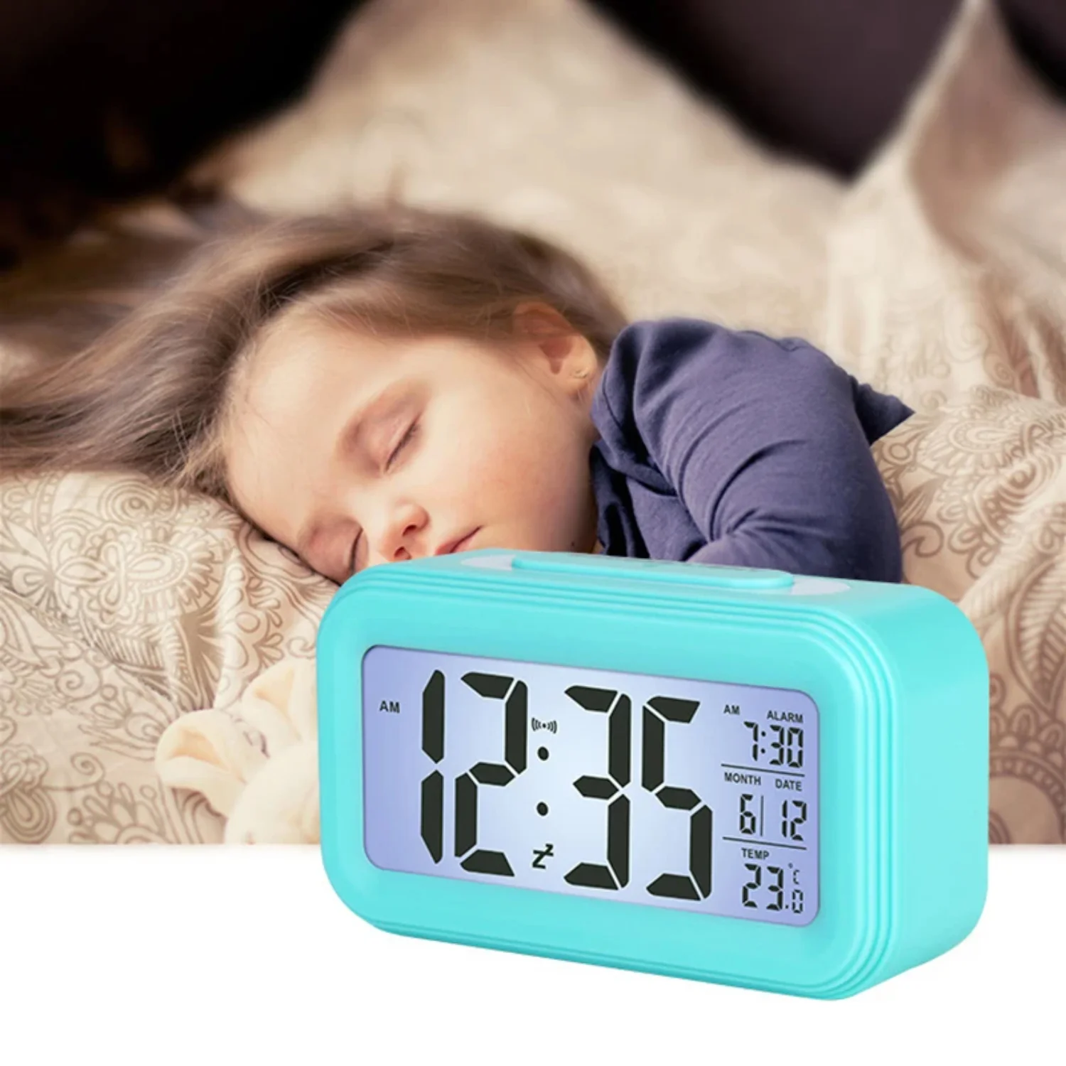 

Digital Alarm Clock Bedside, Loud Travel Alarm Clocks Snooze Night Light Large Display Battery Operated Girls Boys