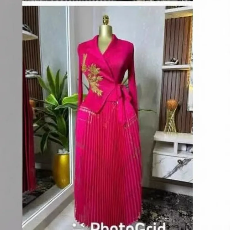 

Chinese Style 2025 Summer New Slim-fit Miyake Pleated Fashion Dress Medium and Long Hand-embroidered Floral Dresses Womenswear