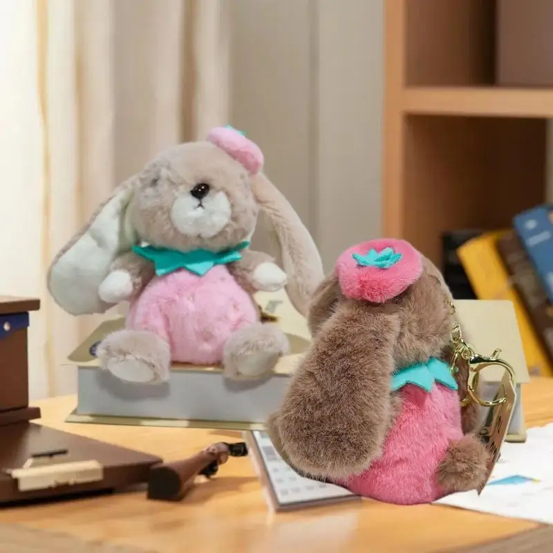 Adorável pingente de boneca de coelho, chaveiro de brinquedo de pelúcia, mini design de morango de casal, acessório de mochila elegante, ideal para meninas