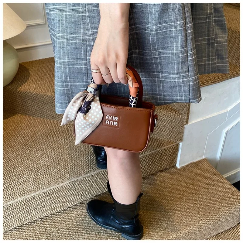 

Fashion-Forward Ladies Handbag Crafted From Jaguar-Print Leather Featuring High-End Lightweight Soft Daily Modern Style​