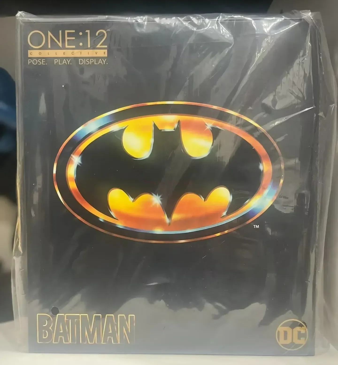 In Stock Original Mezco One:12 Batman 1989 Edition Keaton Batman Golden 1/12 Action Collection Model Toys Gift