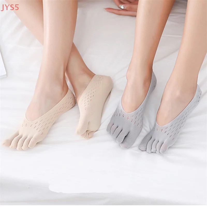 1 Pair Women's Fashionable Thin Boat Socks Ladies Invisible Silicone Non-slip Five-finger Socks Orthopedic Compression Socks