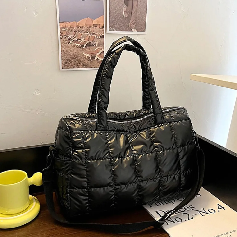 

Яркая космическая хлопковая большая сумка в корейском стиле, большая вместительная сумка через плечо с облаком, легкая пуховая нейлоновая сумка для девочек