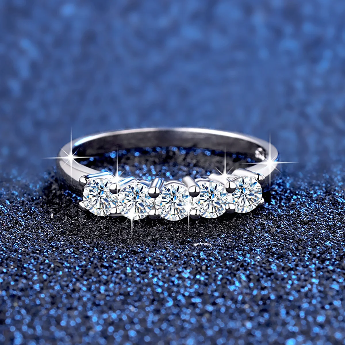 Massiver 925 Sterling Silber Ring mit 5 Steinen in Reihe für Damen, Runder Moissanit Stapelring, Hochzeit, Versprechen, Verlobung, Schmuckgeschenk – Detail 5