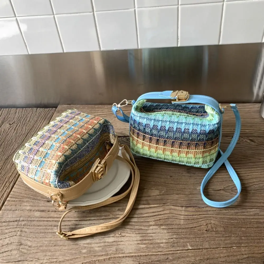 Borsa a mano in tessuto stile etnico casual Borsa a tracolla in paglia alla moda per il tempo libero Borsa a tracolla quadrata da donna in pelle PU per ragazze