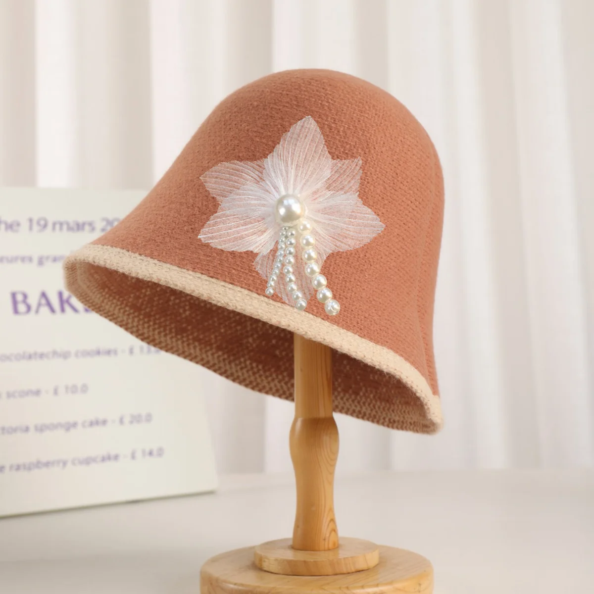 Elegant Three-Dimensional Mesh Flower Pearl Tassel Knit Fisherman's Hat for Women, Color-Blocking Trim, Winter Snow Scene Outdoor Accessory, Warm Bucket Hat to Pair with Woolen Coat
