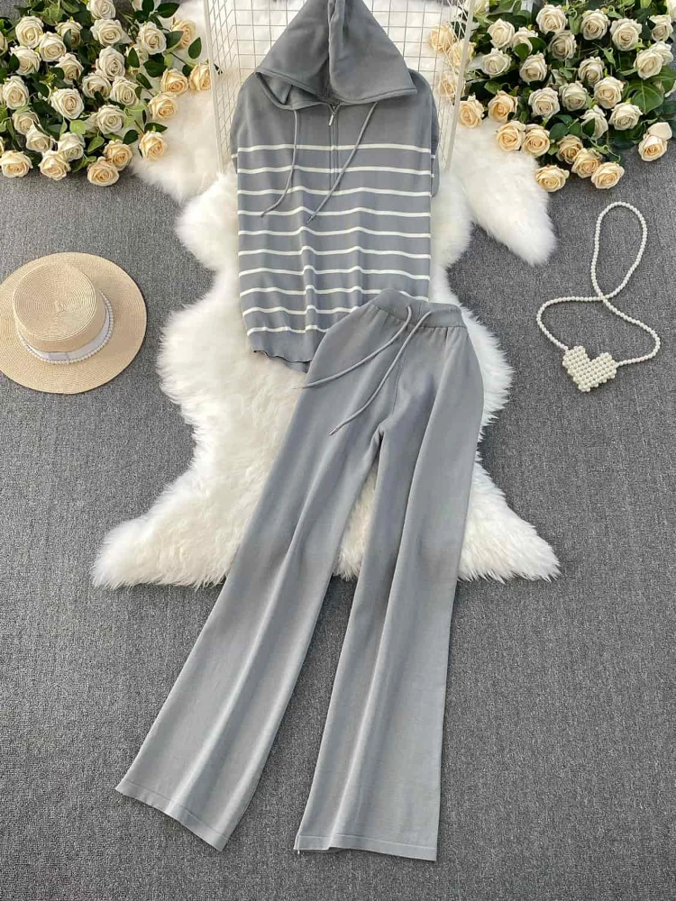 

Korean striped hooded short sleeved knitted top women in summer high waist slimming straight leg wide leg pants two-piece set