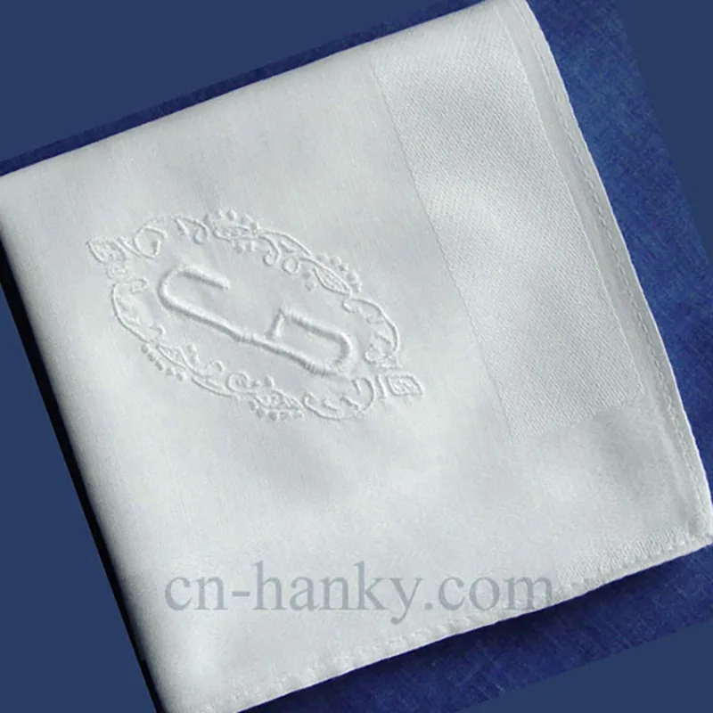 Fazzoletto con alfabeto semplice in stile europeo (D, F, T, Q, G) Fazzoletto bianco in cotone ricamato tridimensionale fatto a mano