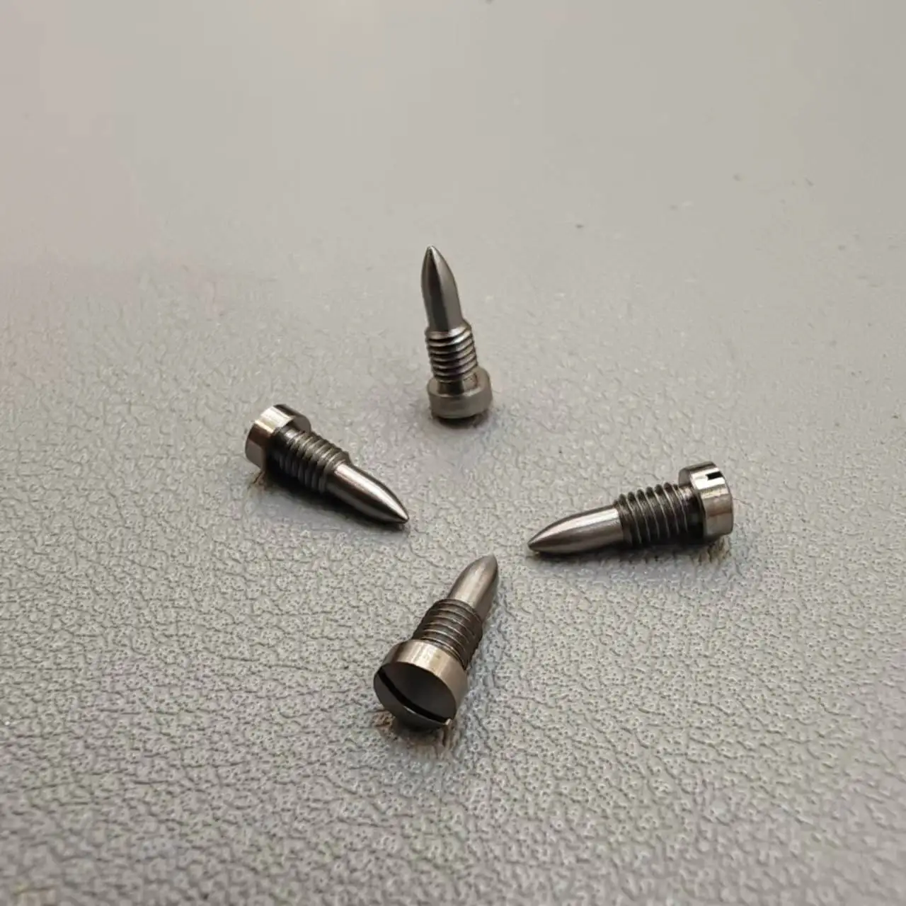 

Saxophone middle/high/low-pitched top screws repair parts General