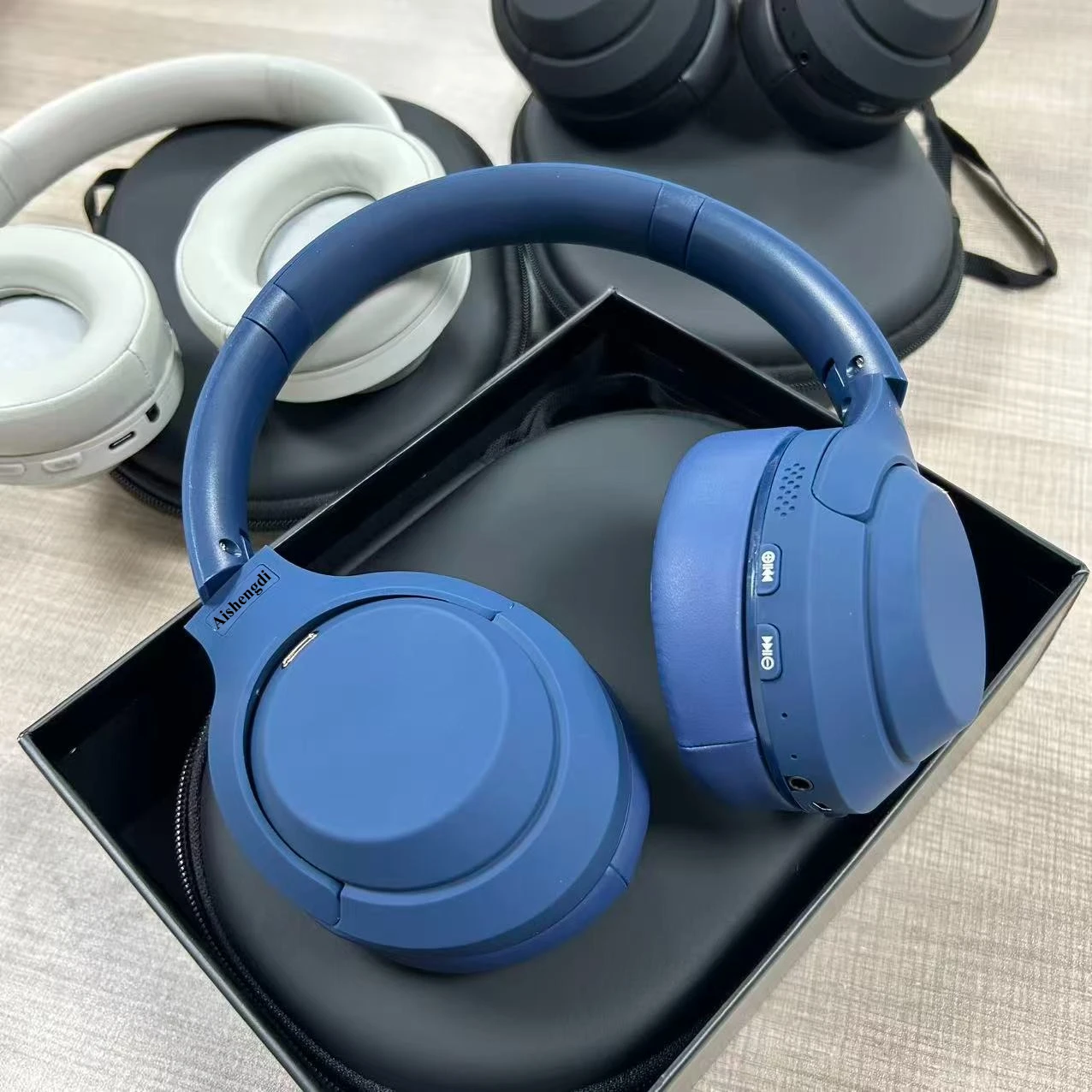 

2025 New wireless Bluetooth WH-XM4 earphones with noise cancelling microphone and ear cup style sports gaming earphones suitable