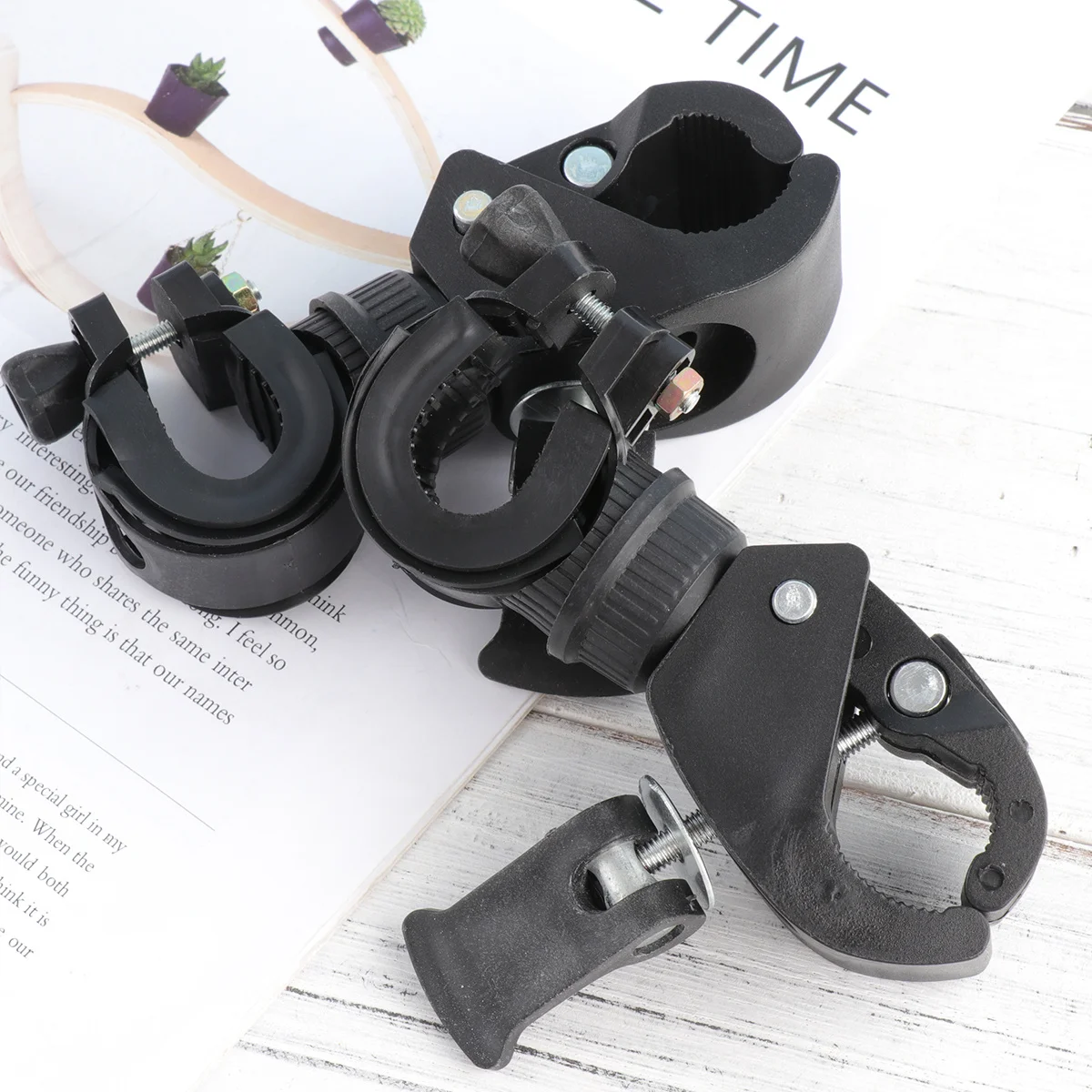 

2Pcs Flashlight to Bike Converter Mount LED Rack with Free Rotation and Secure Lock Fit for Handlebar Front Frame Installation