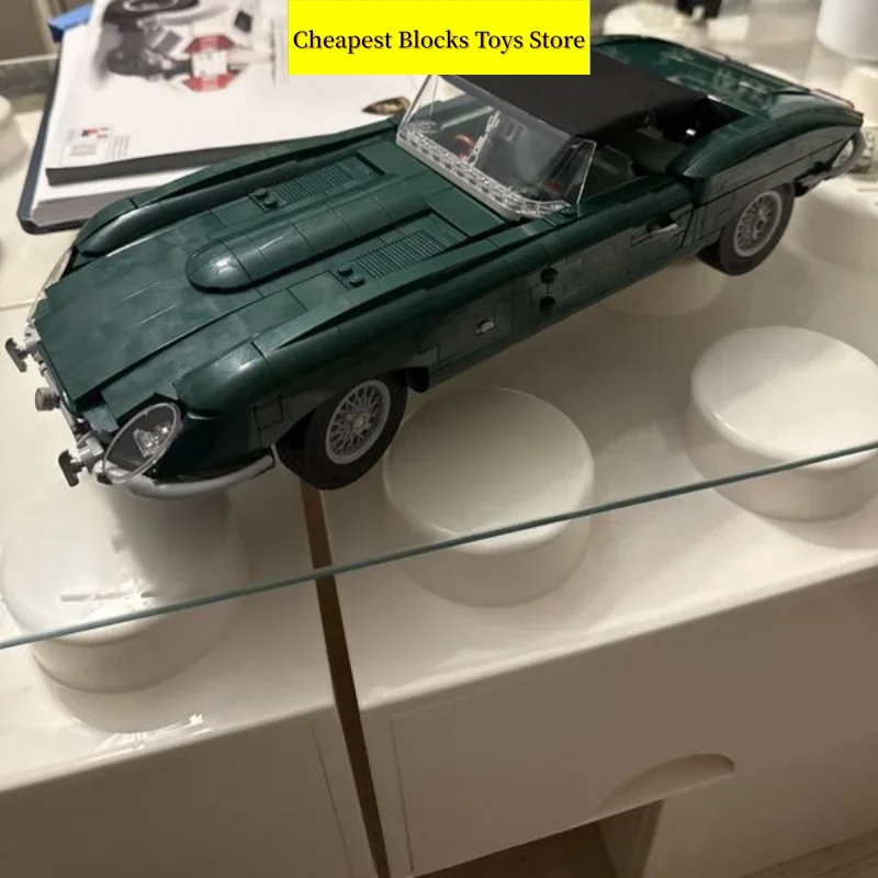 2026 New Vintage British Roadster Model 1673pcs Christmas Toy for Family Decor Gift Building Blocks Brick Convertible Sports Car
