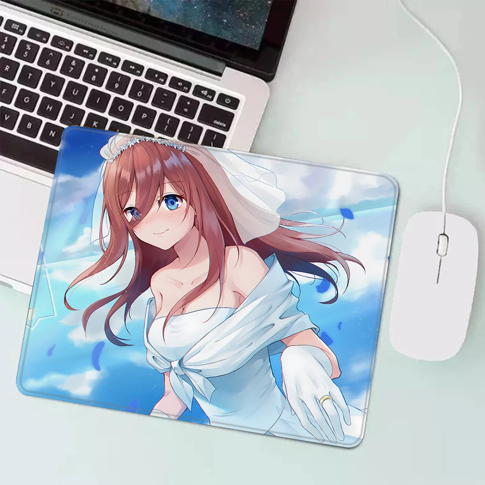 Nakano miku Anime Gaming Mouse Pad XS Small Mousepad For PC Gamer Desktop Decoration Office Mouse Mat Deskmat Rug