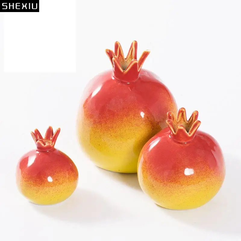 

Modern Ceramic Simulation Pomegranate Ornaments Red High Temperature Handmade Living Room Office Crafts Home Decor Wedding Gift