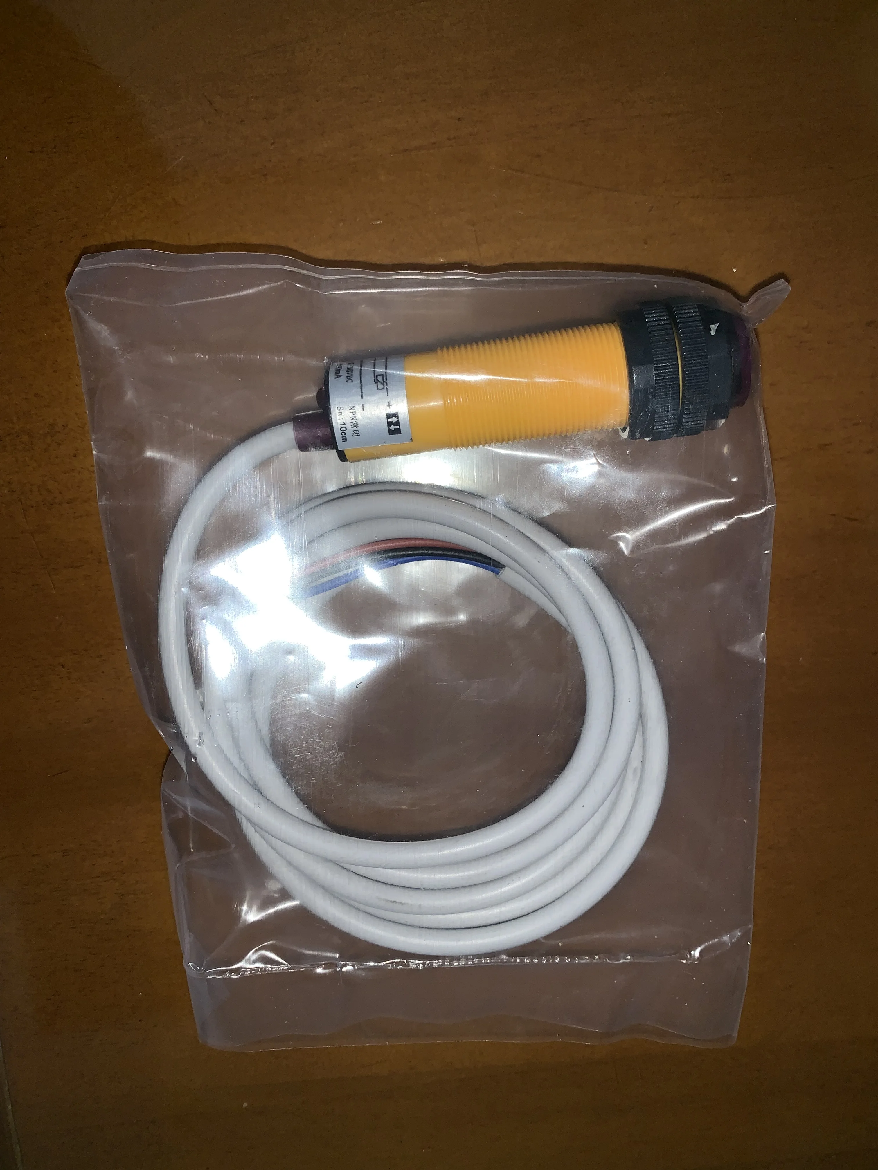 Diffuse photoelectric switch E3F-DS50B1 Infrared sensor 50cm adjustable PNP
