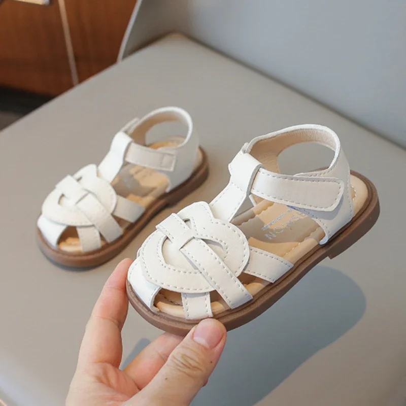 New Child Sandals 2024 Summer Girls Braided Style Flat Sandals Fashion Versatile Kids Causal Hollow-out Beach Shoes Soft Bottom