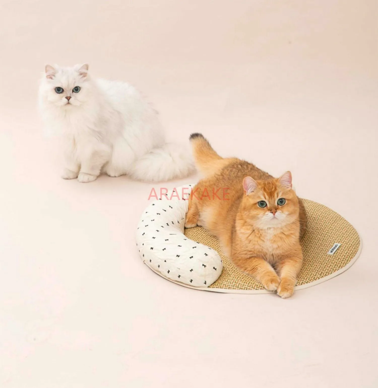 

Cool mat for cats, nest for cats, cool mat for pets in summer, ice mat for pets, cool mat for dogs, nest for dogs, cool mat