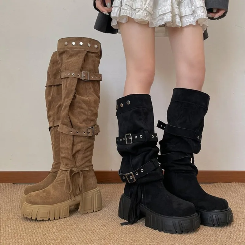 2026 Neue koreanische Western-Cowboystiefel für Damen, hohe Absätze, kniehohe Stiefel mit Schnallenverschluss, modische wasserdichte Plattform. – Detail 10