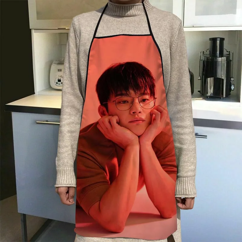 KPOP Seo In Guk Grembiule Cena Festa Grembiule da cucina Accessori da forno per adulti Tessuto impermeabile stampato Strumenti di pulizia 10.16WJY