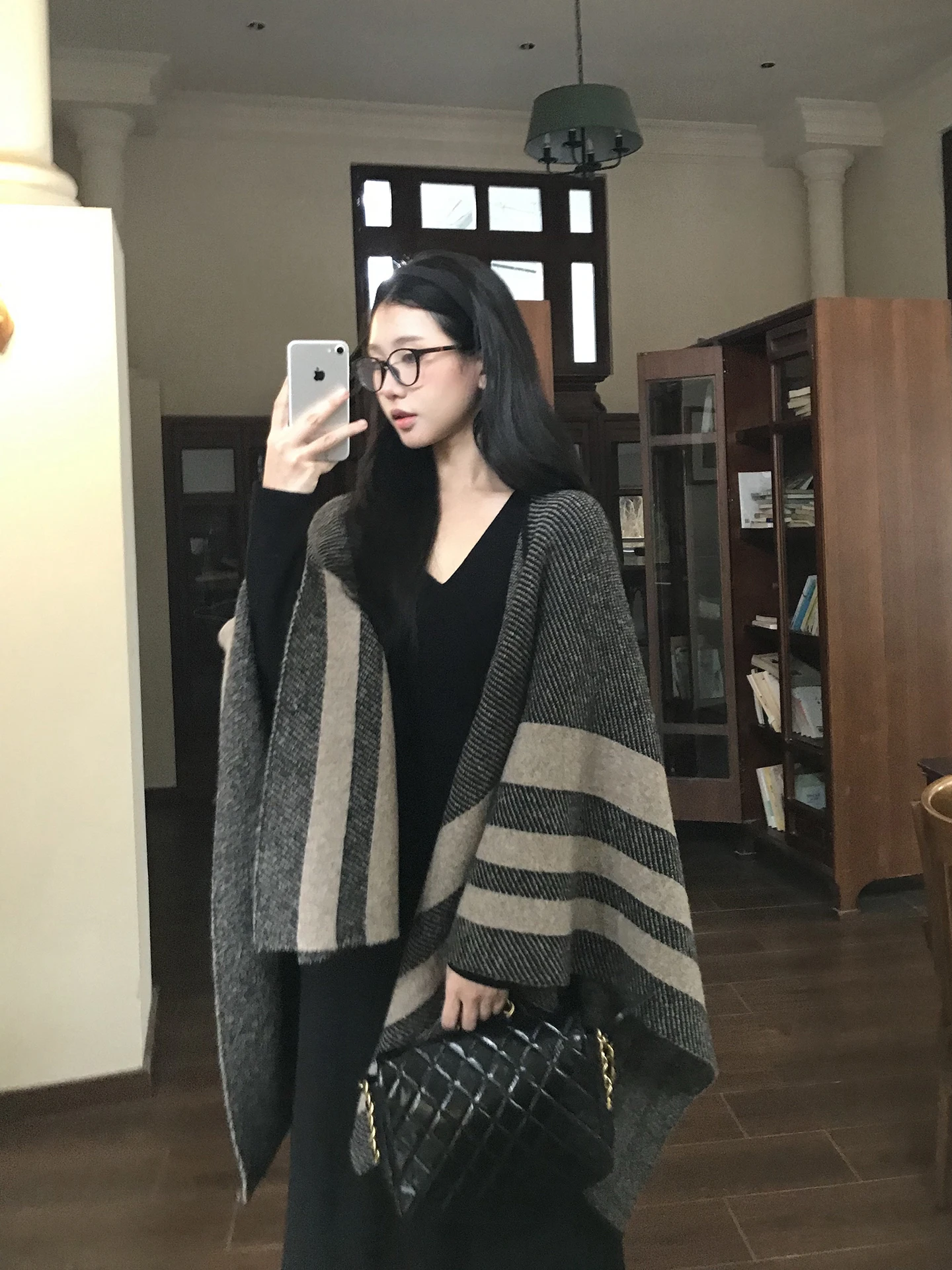 red-celebrity-cowl-neck-wrap-shoulder-shawl-women's-outerwear-2026-new-style-layered-top-high-end-elegant-high-fashion-scarf