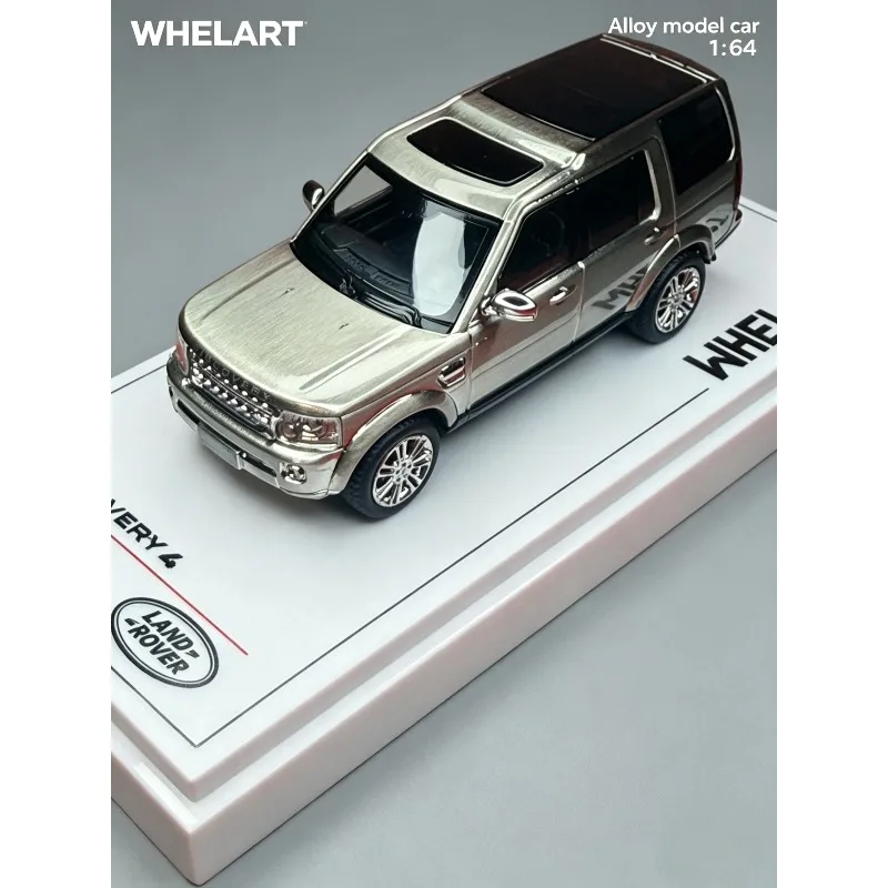 

HEC offers the WHELART 1:64 alloy Land Rover champagne gold imitation car model toy as a collection piece or gift for boys.