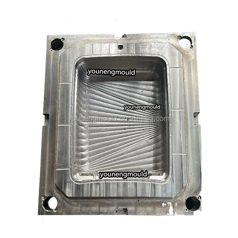 China Taizhou Plastic Tools Pull Rod Box Opening Custom Luggage Injection Molding Home Toolbox Mold Manufacturers