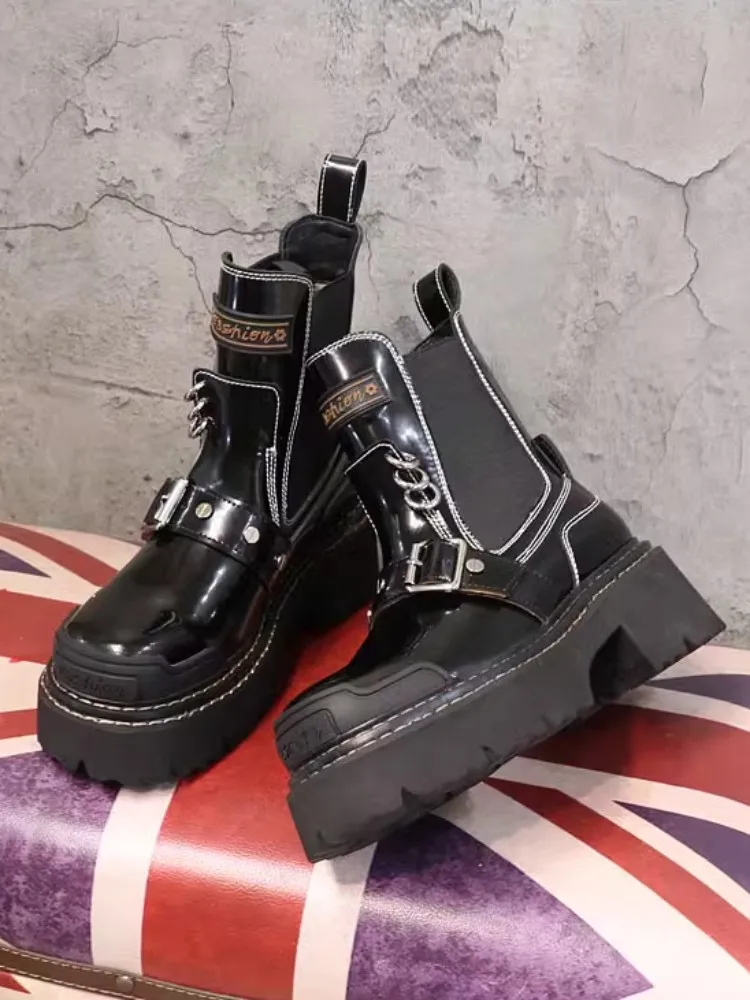 Projekt gruba podeszwa Chelsea Boots kobiet w stylu brytyjskim Punk klamra masywne obcasy naturalnej skóry buty za kostkę wsuwane krótkie buty