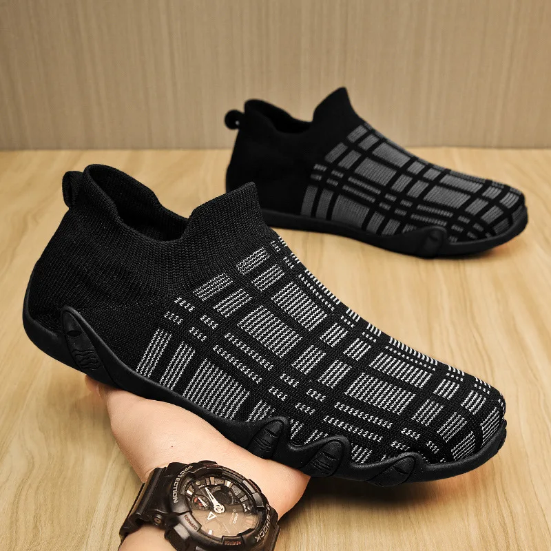 

Breathable Men Casual Shoes Lightweight Outdoor Male Walking Shoes Anti-slip Knitted Men Sneakers Slip on Flats Vulcanized Shoes