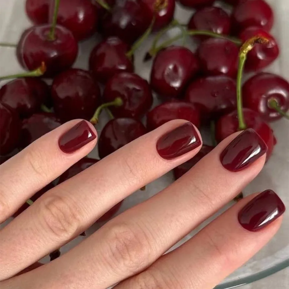 24 piezas uñas postizas de color sólido cortas cuadradas brillantes oscuras, desmontables para otoño e invierno 4