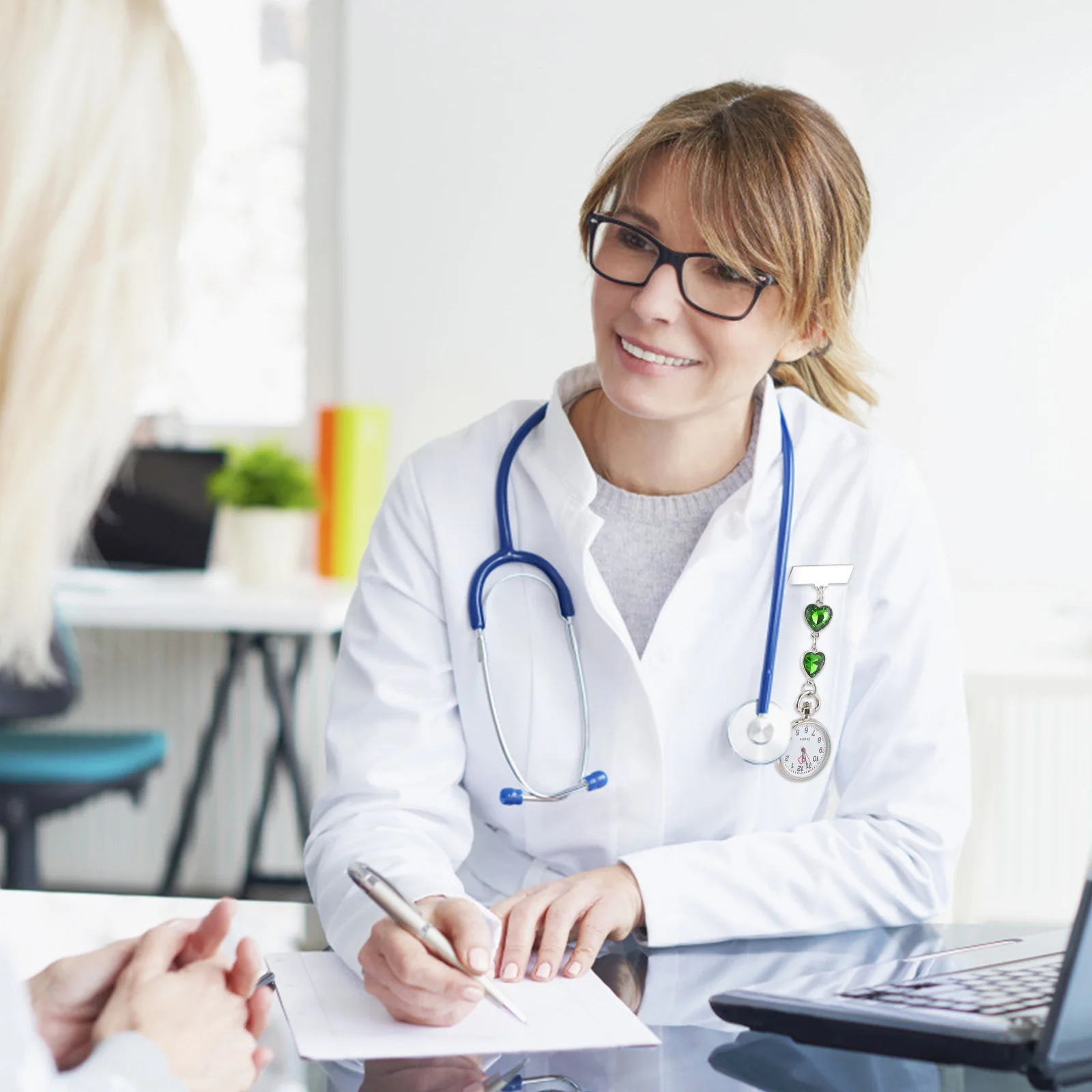 ساعة ممرضة بتصميم قلب الخوخ كوارتز معلقة على الصدر للنساء الممرضات جيب للتمريض بمشبك على الساعة #5