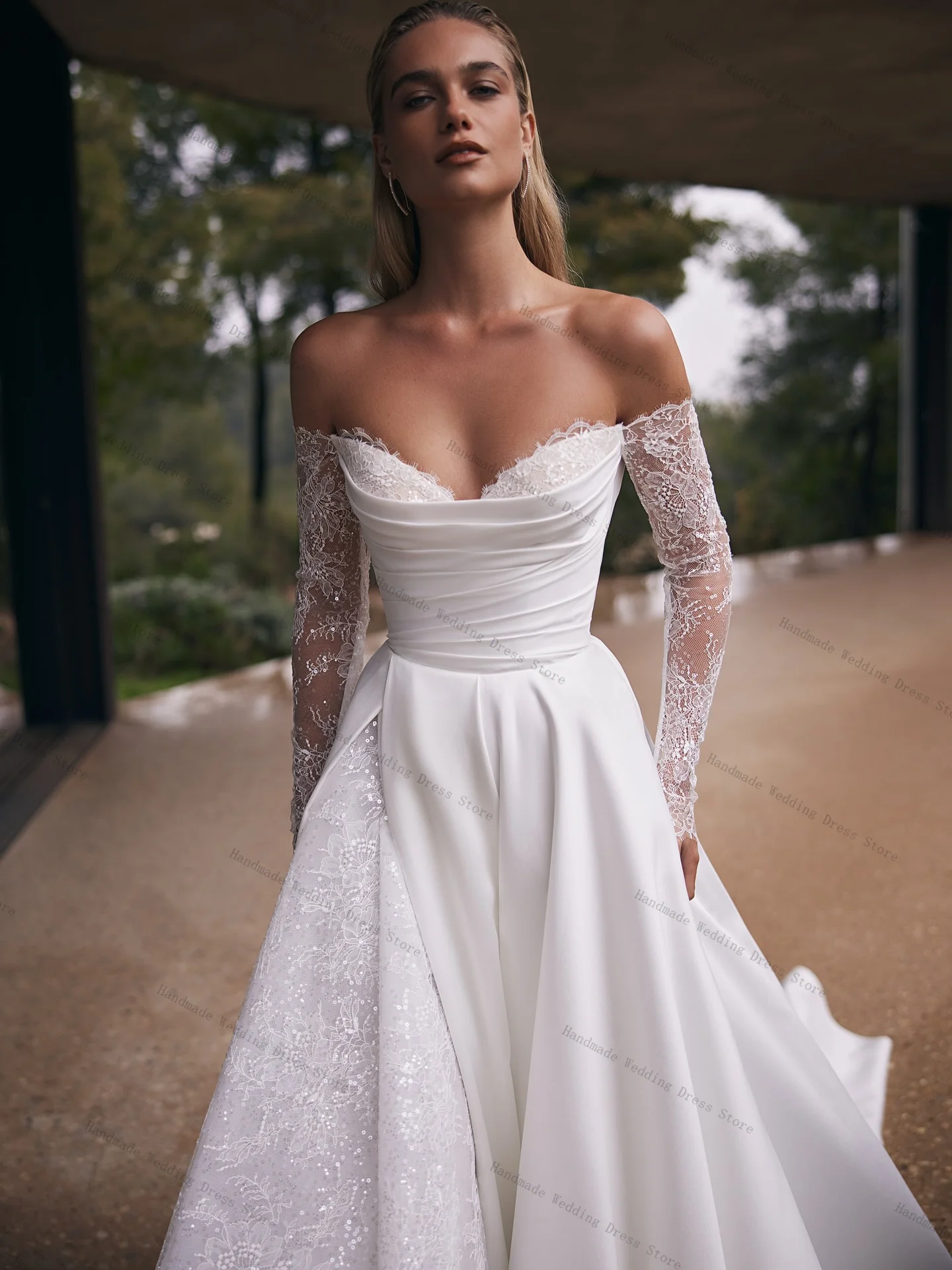 Luxury Sequins A Line Women Wedding Dress Sexy Strapless Full Sleeves Shiny Glitter Bridal Evening Gown Customized Robe Lace Up