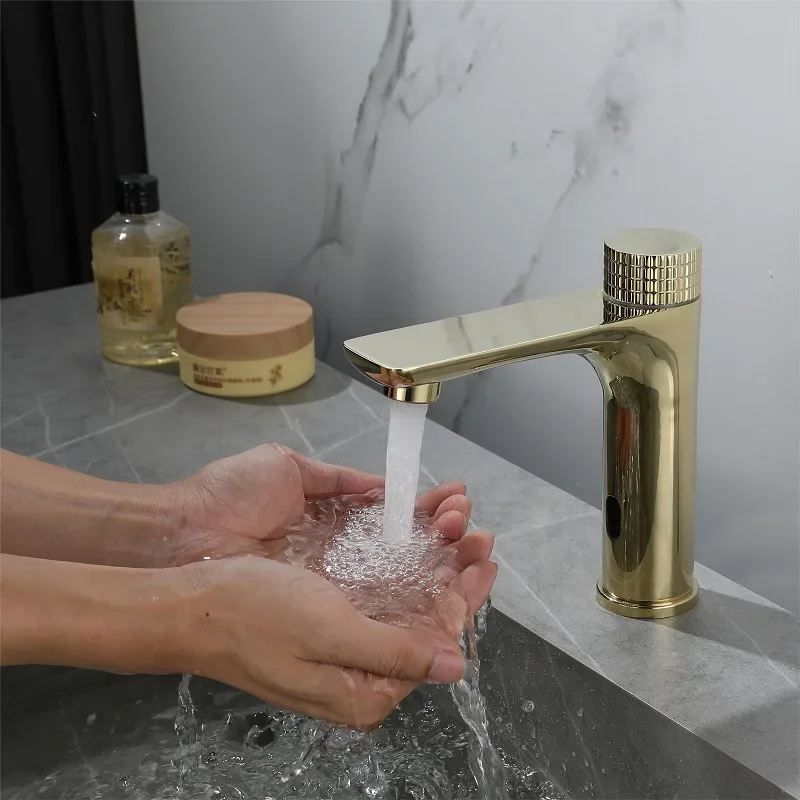 

Латунный смеситель для раковины с умным датчиком, монтируемый на палубе, смеситель для холодной и горячей воды, смеситель для умывальника, кран, инфракрасное зондирование