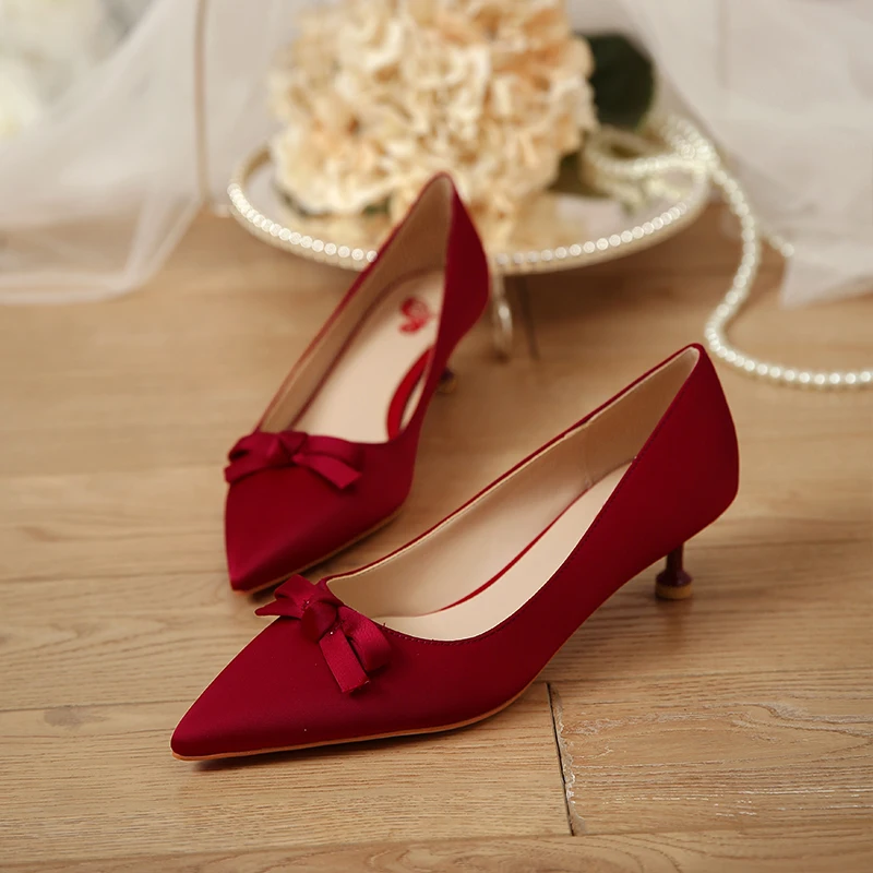 

Chinese Retro Wedding Shoes 2022 New Bride Dress Pumps Wine Red Satin Cloth Stiletto High Heel Toast Female Bowknot Single Shoes