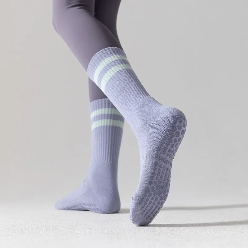 Chaussettes de yoga en coton épais pour femme, chaussettes de sol en silicone non ald, mi-mollet, chaussettes de pilates, chaussettes de danse d'intérieur, chaussettes de sport de fitness