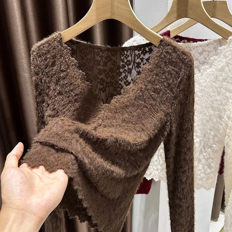Coffee Color V-neck Lace Long Sleeve Shirt for Women Autumn Winter Elegant Design Brushed Warm Pullover Versatile T-shirt