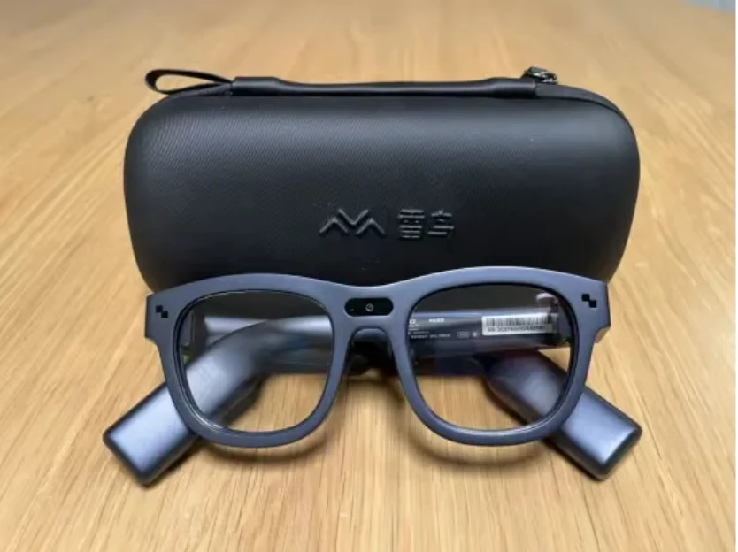 TCL RayNeo X2 binocular full-color wireless AR glasses AI-assisted translation commands activate multiple languages