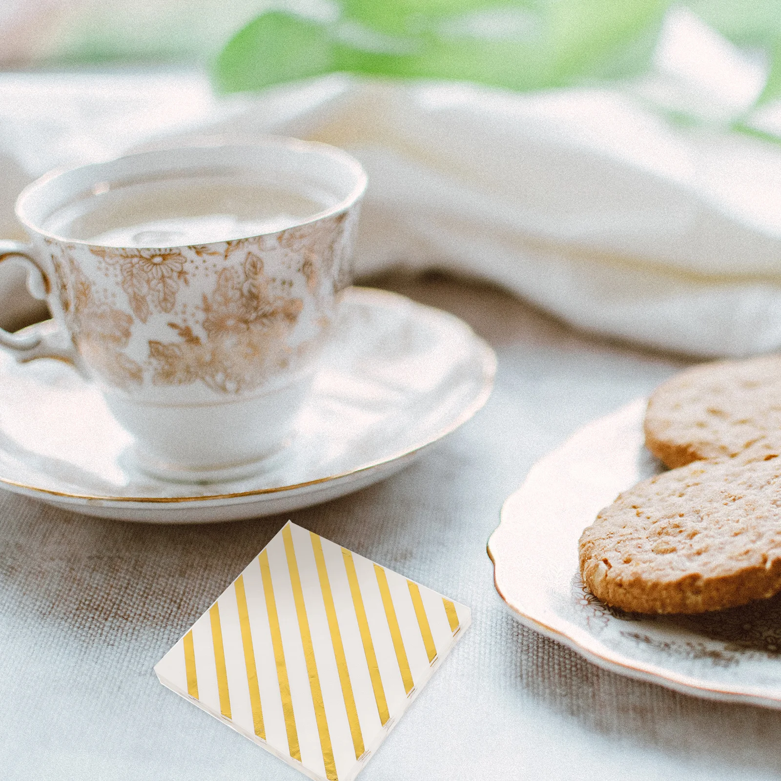 

2pcs Gold Foil Napkins Cocktail Paper Napkin For Wedding Party Dinner Banquet Disposable Table Napkin Party Supplies