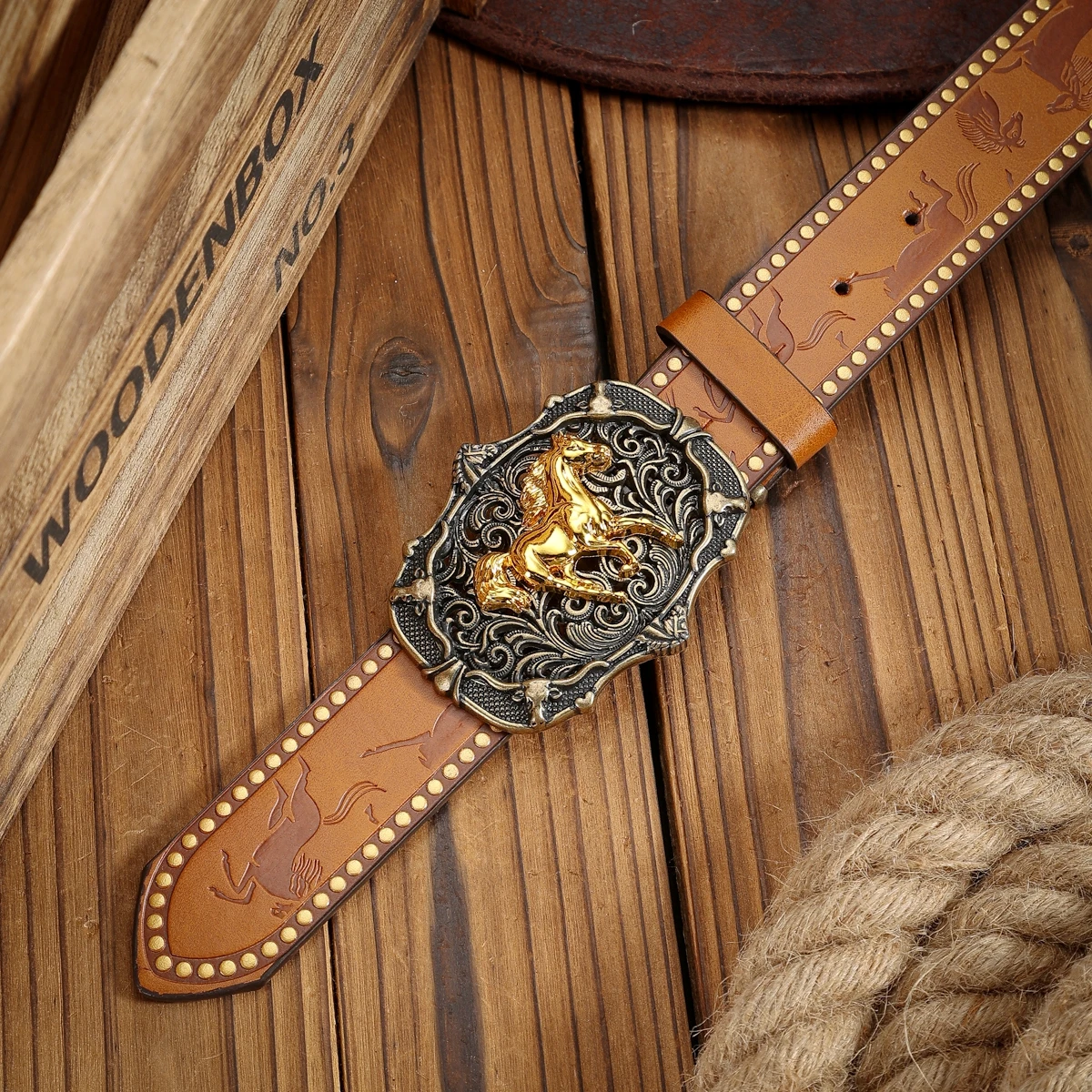 Ein Unisex-Gürtel im Western-Stil mit Vintage-Metallschnallen, strapazierfähigem PU-Leder und einem modernen Modeaccessoire für Cowboys. – Detail 8